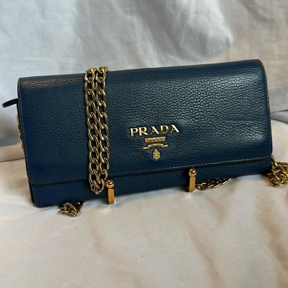 Prada Blue Vitello Daino Chain Wallet: Pre-loved. - Picture 2 of 9